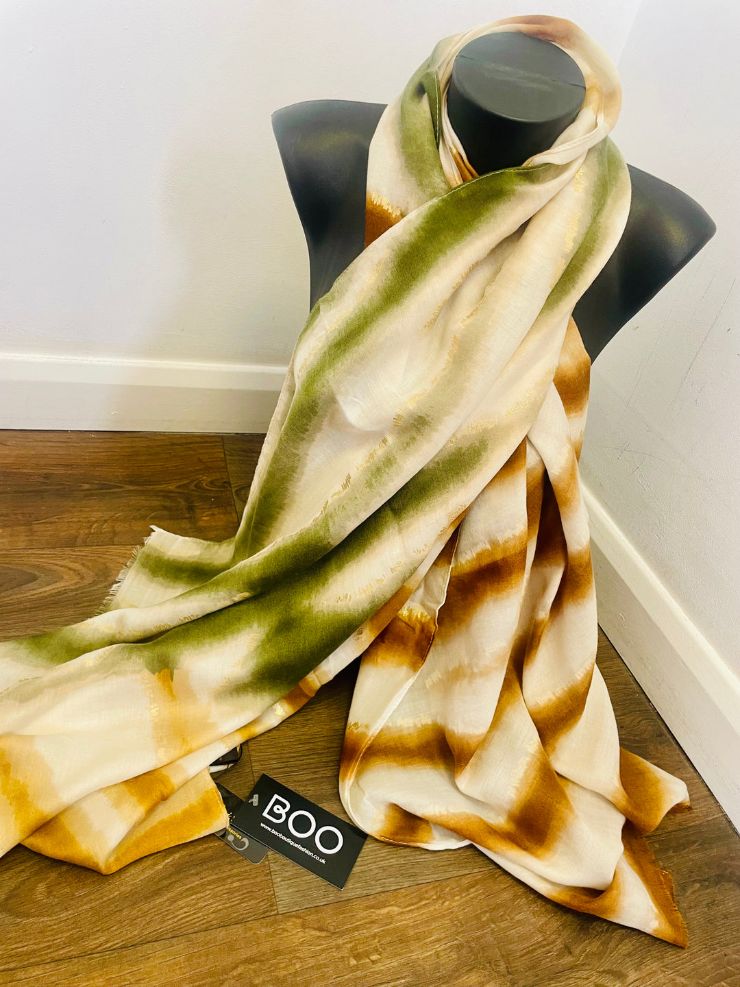 The GOLDIE scarf