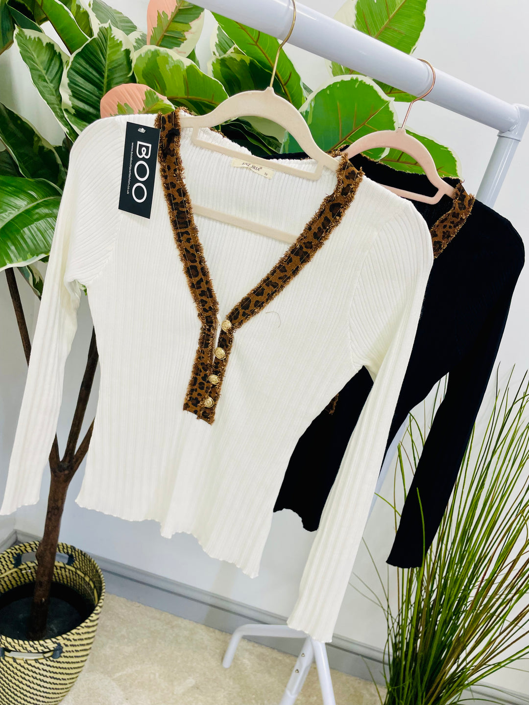 LADIES RIB KNIT STRETCH V NECK LEOPARD JUMPER TOP - BLACK & WHITE