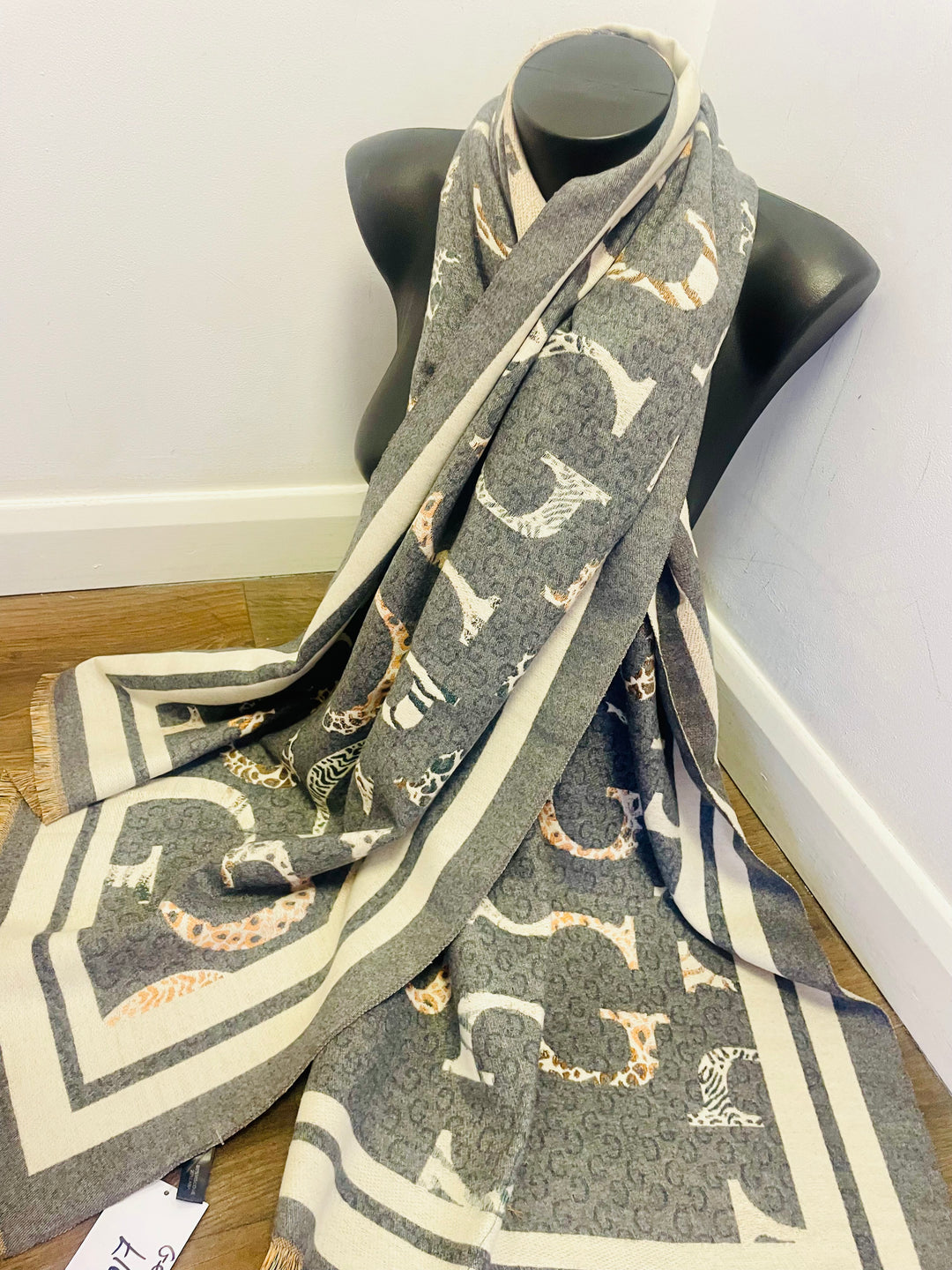 The GEE scarf - 4 colours