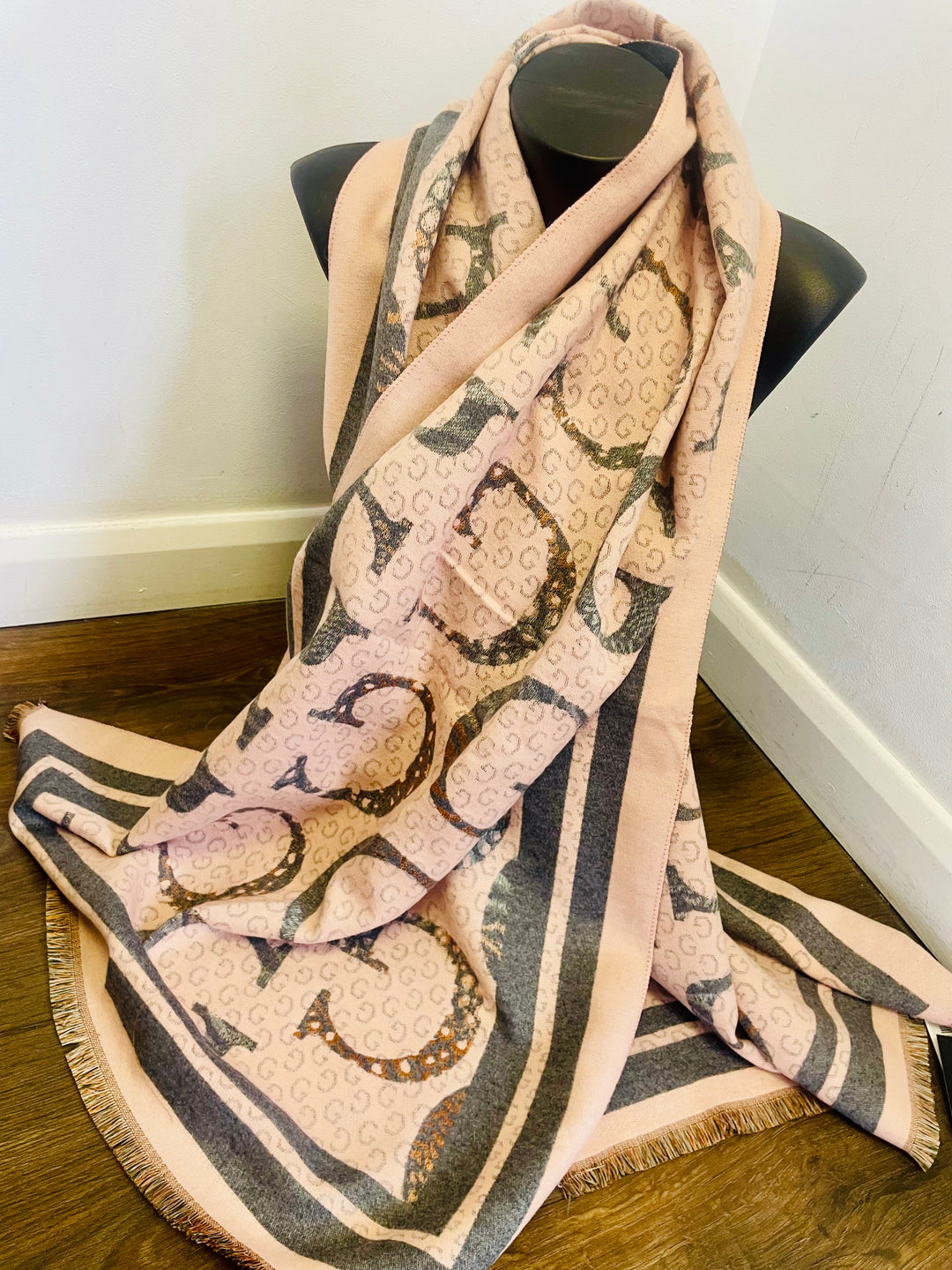 The GEE scarf - 4 colours