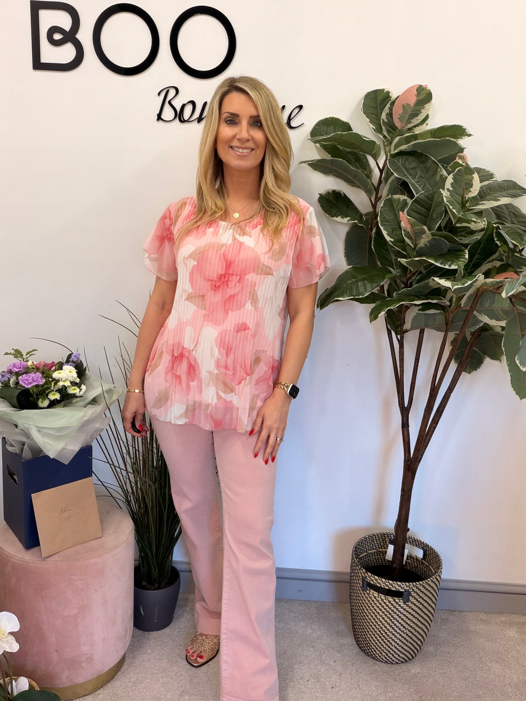 Ladies Fashion Pink Wide Leg Button Fly Jeans