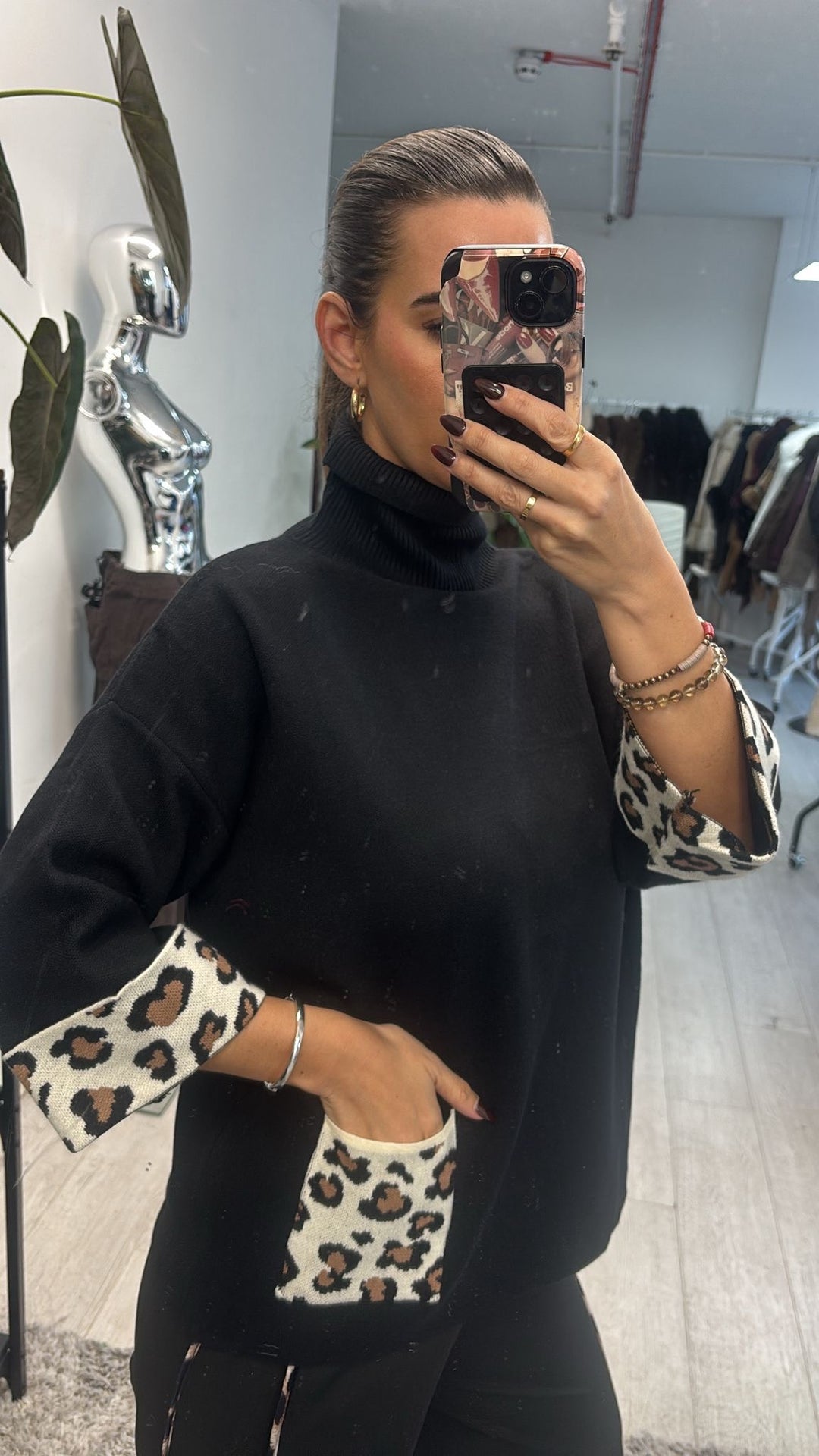 LADIES SOFT KNIT JUMPER WITH LEOPARD PRINT - BLACK & CREAM