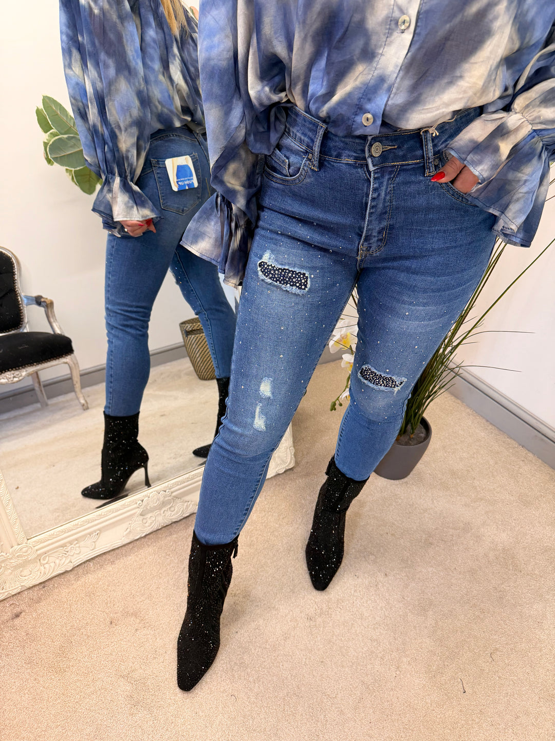 LADIES FASHION SPARKLY DIAMANTE DISTRESSED JEANS