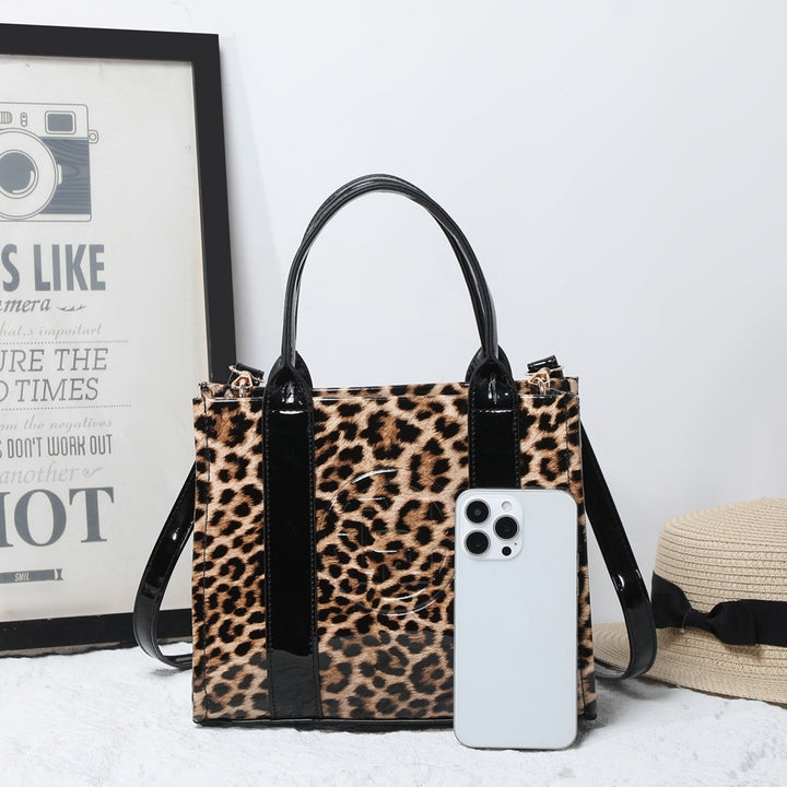 The DAVINA small leopard tote bag