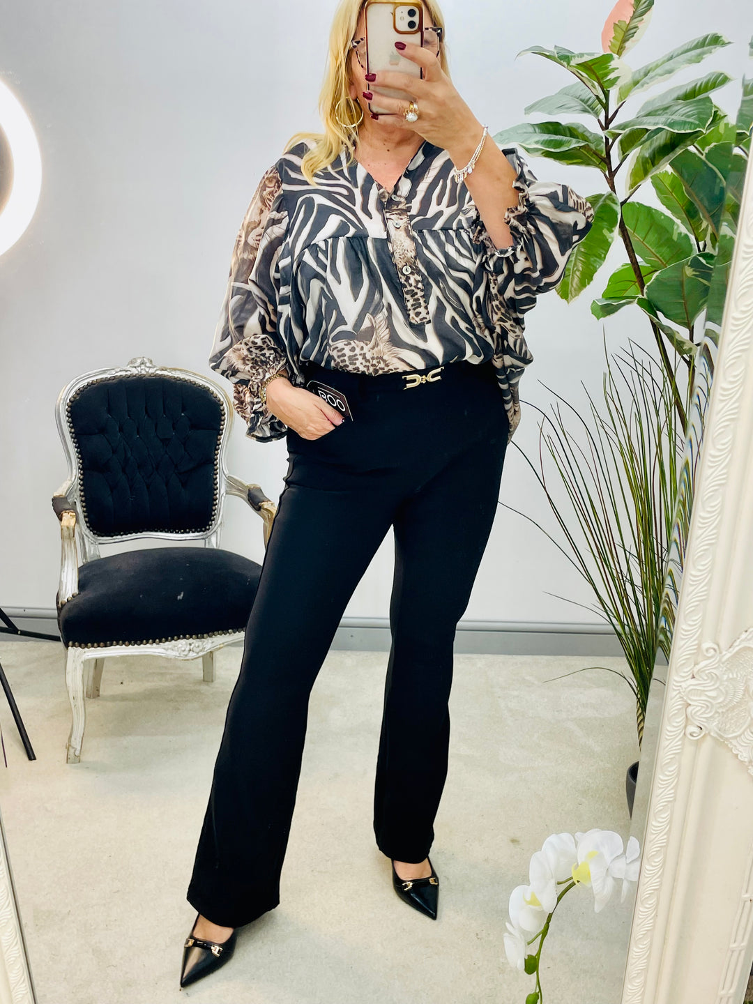 The PIXIE black flared leggings