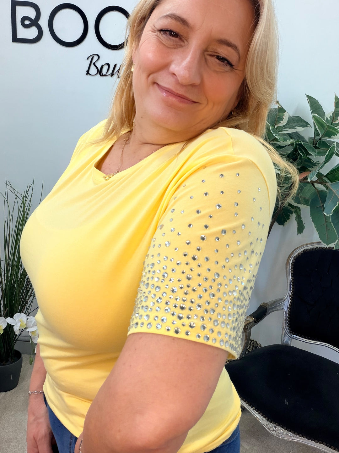 LADIES FASHION DIAMANTE T SHIRT - BLACK, WHITE & YELLOW