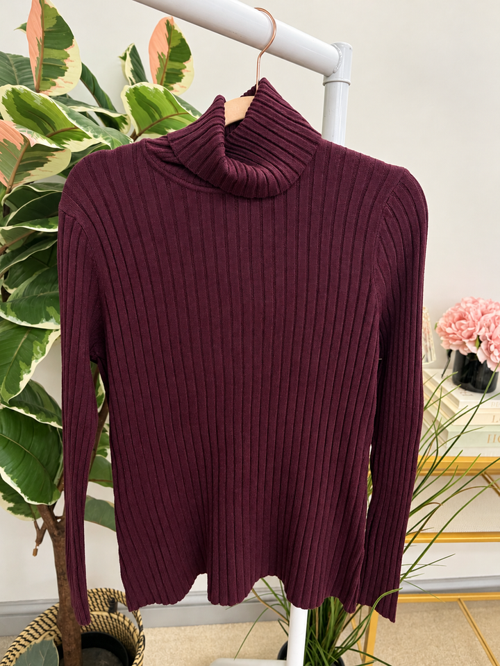 Women’s ribbed knit roll neck jumper plum