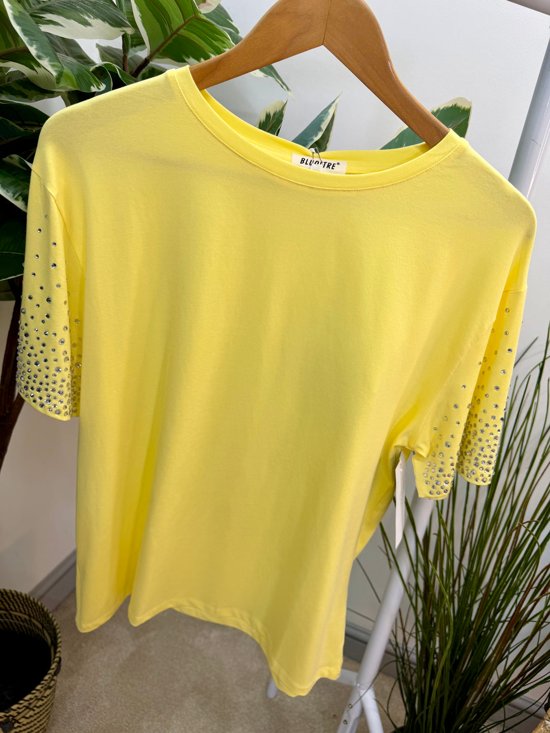 LADIES FASHION DIAMANTE T SHIRT - BLACK, WHITE & YELLOW