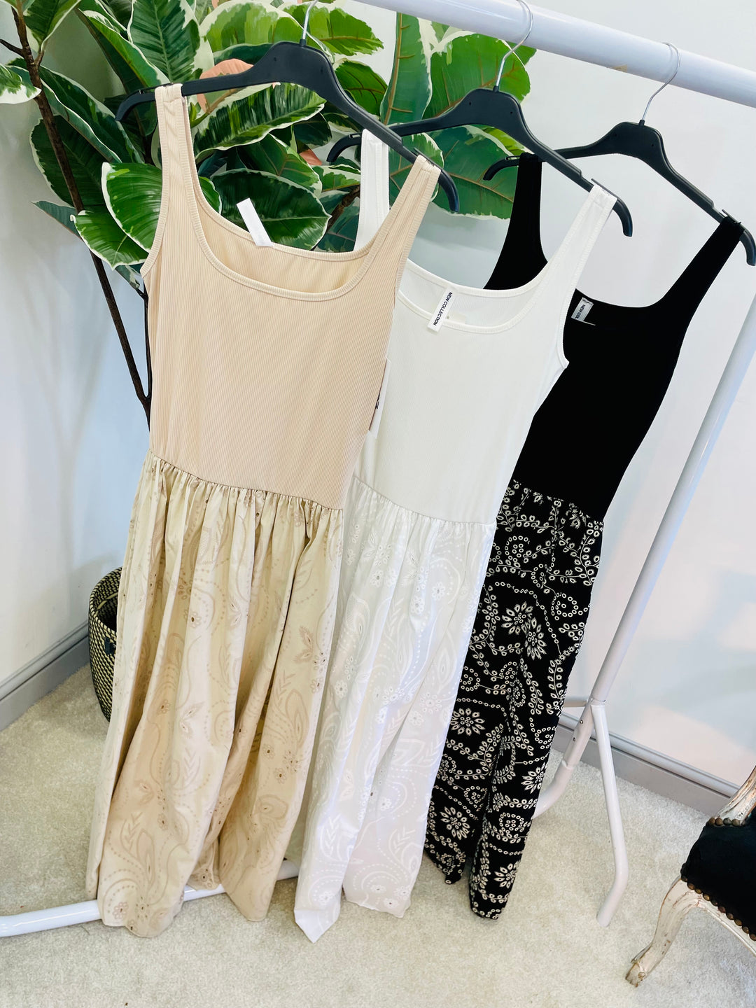 LADIES BRODERIE ANGLAISE SUMMER DRESS - BLACK, BEIGE & WHITE