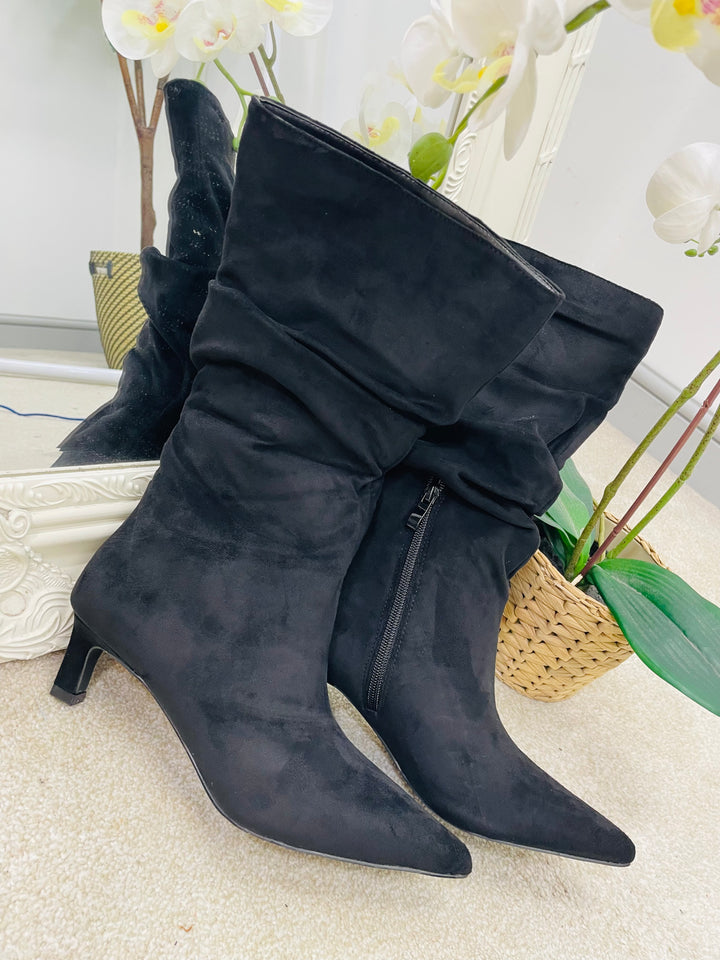 BLACK FAUX SUEDE KITTEN HEEL SLOUCH BOOTS ( 309 )