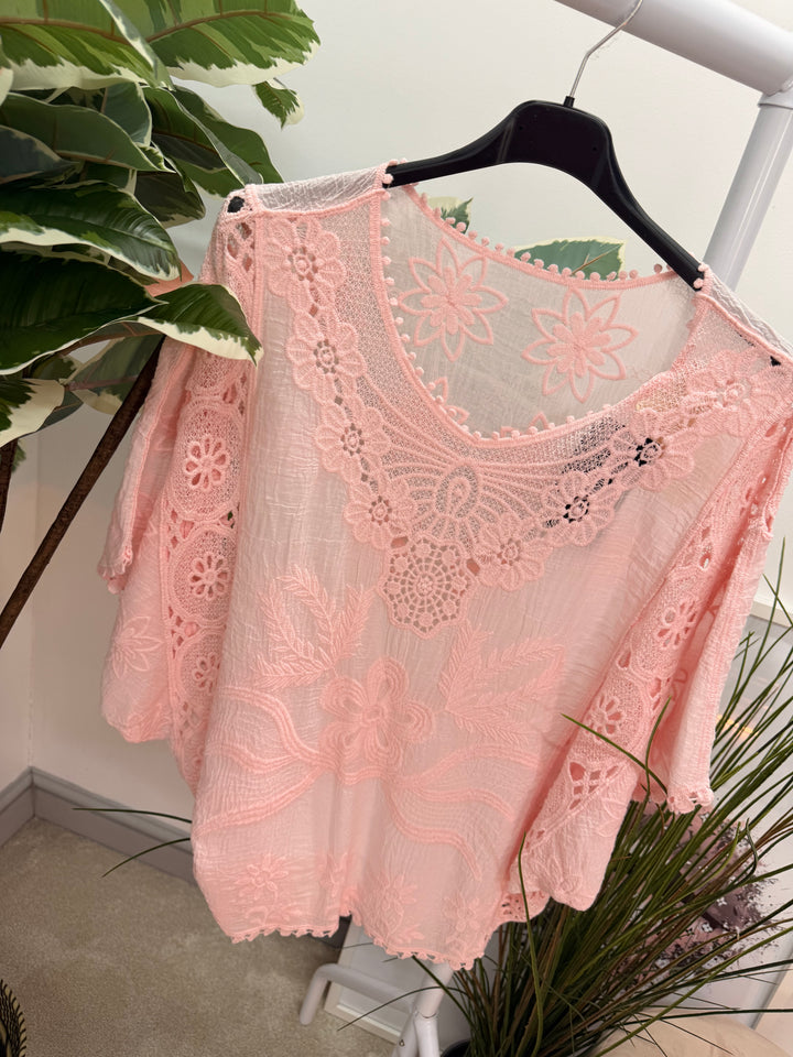 Ladies Fashion Pretty Crochet Lace Top - white & pink