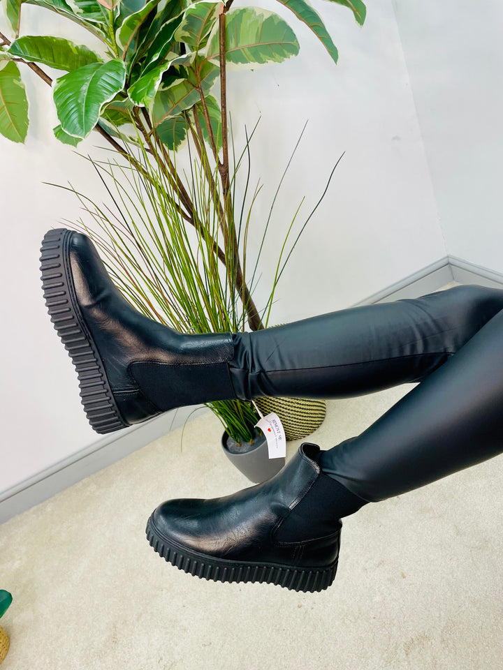LADIES BLACK CHUNKY FLATFORM ANKLE BOOTS