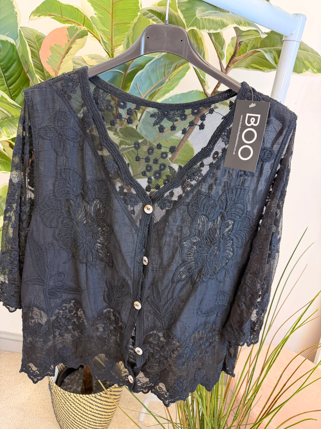 Ladies Fashion Pretty Lacy Bolero Cardigan - Black & White