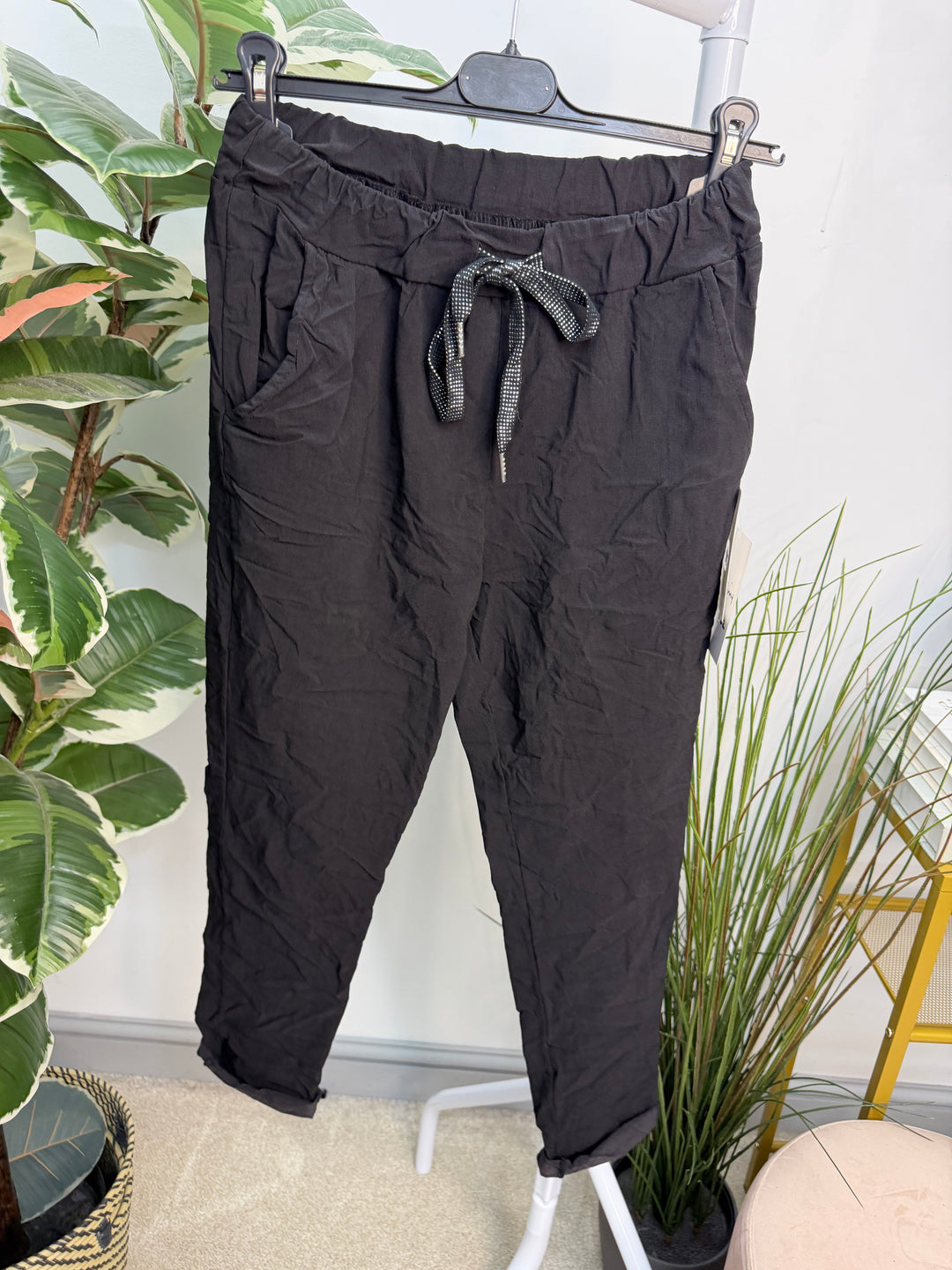 Women’s Stretch Crinkle Magic Trousers black