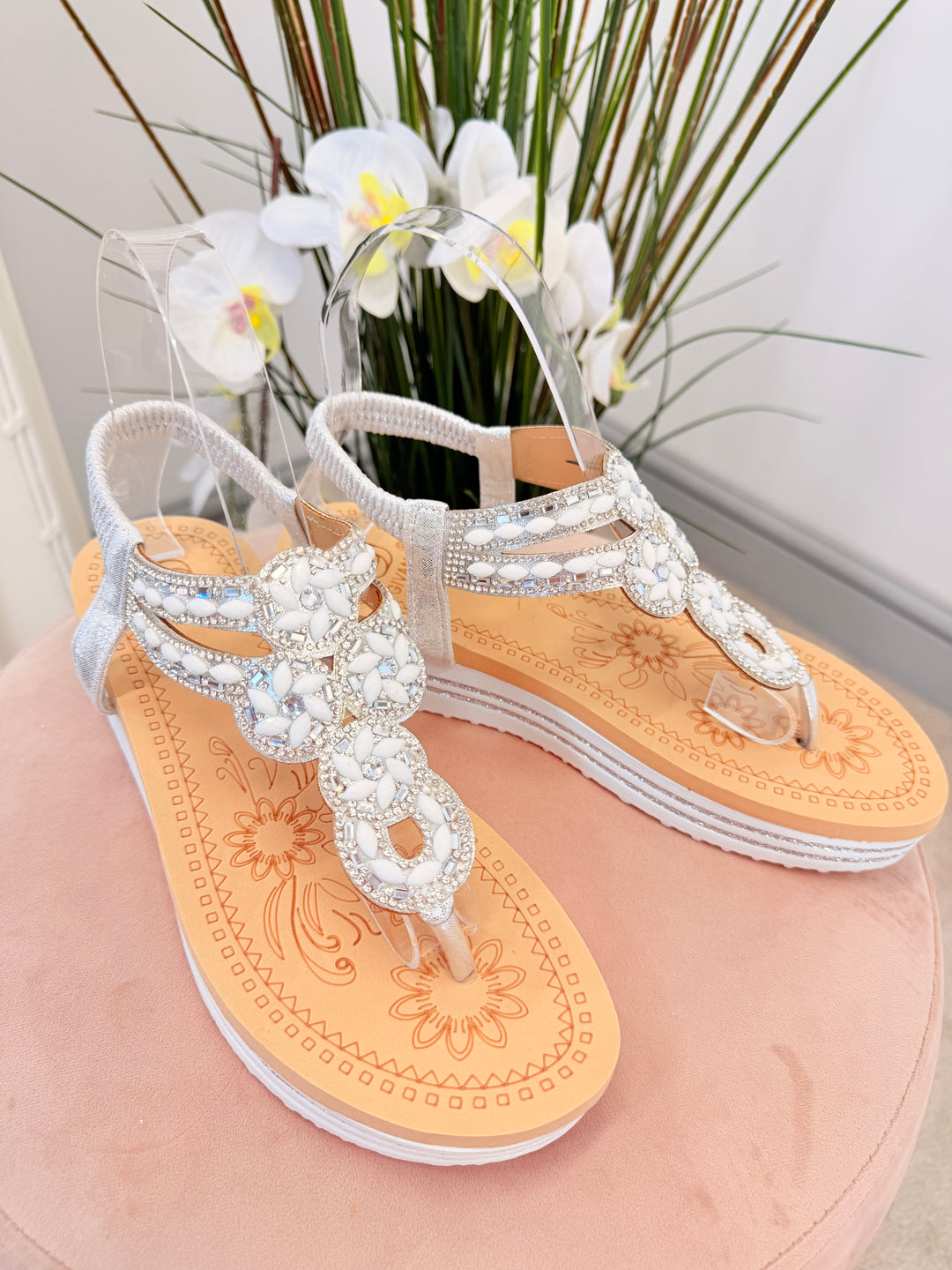 Ladies Fashion White Silver Diamanté Toe Post Sandals 