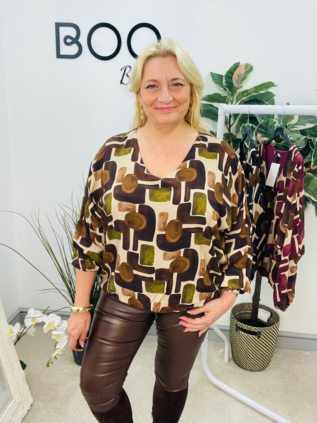 LADIES RETRO PRINT TOP - BROWN, BURGUNDY, BLACK