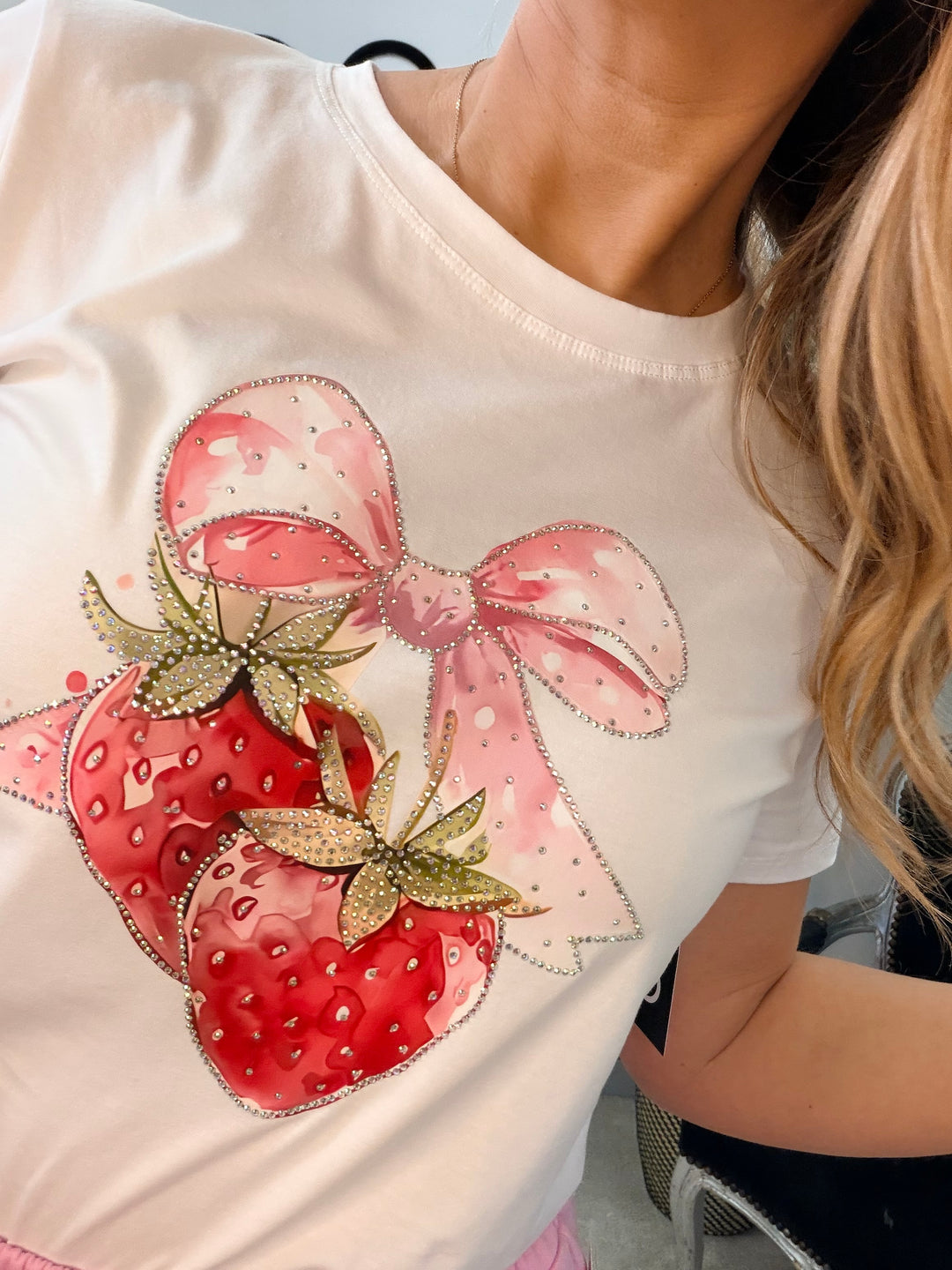 LADIES WHITE STRAWBERRY LOGO STRETCH T SHIRT