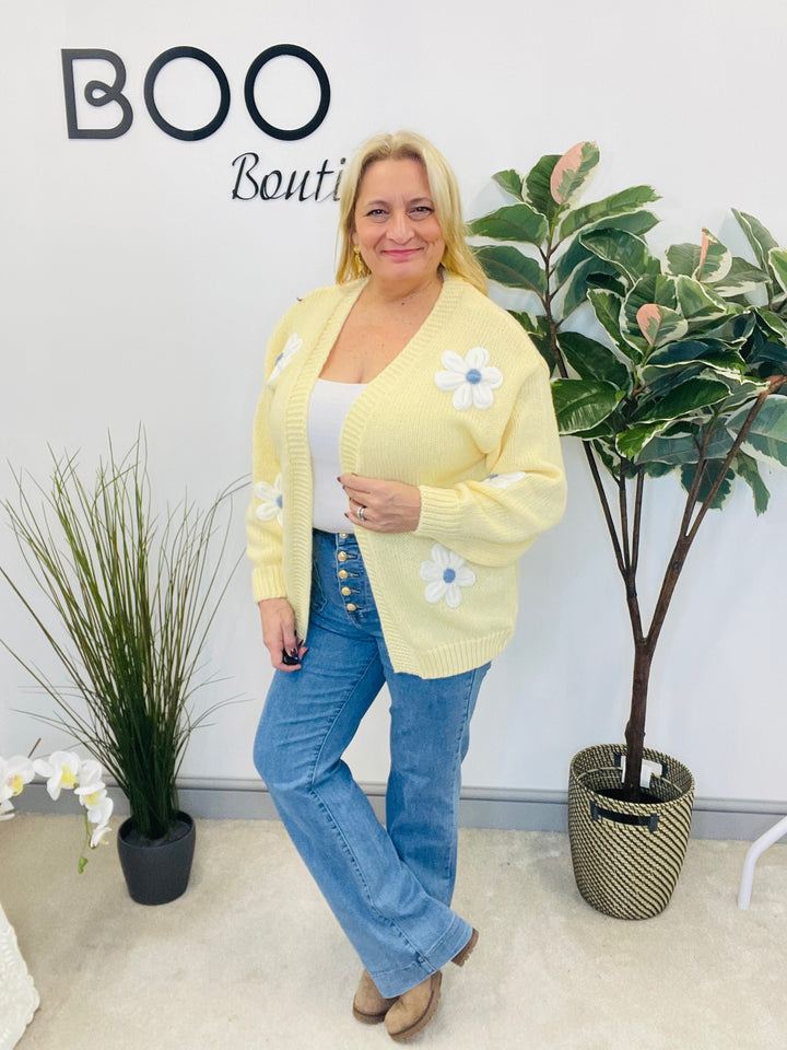 LADIES LEMON CHUNKY KNIT FLOWER CARDIGAN