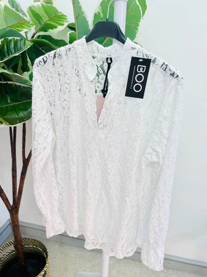 The PALOMA lace blouse - 6 colours