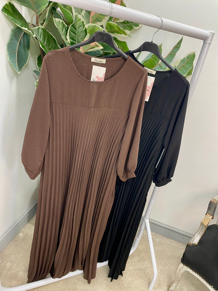 LADIES PLEATED CHIFFON MAXI DRESS - BLACK & BROWN