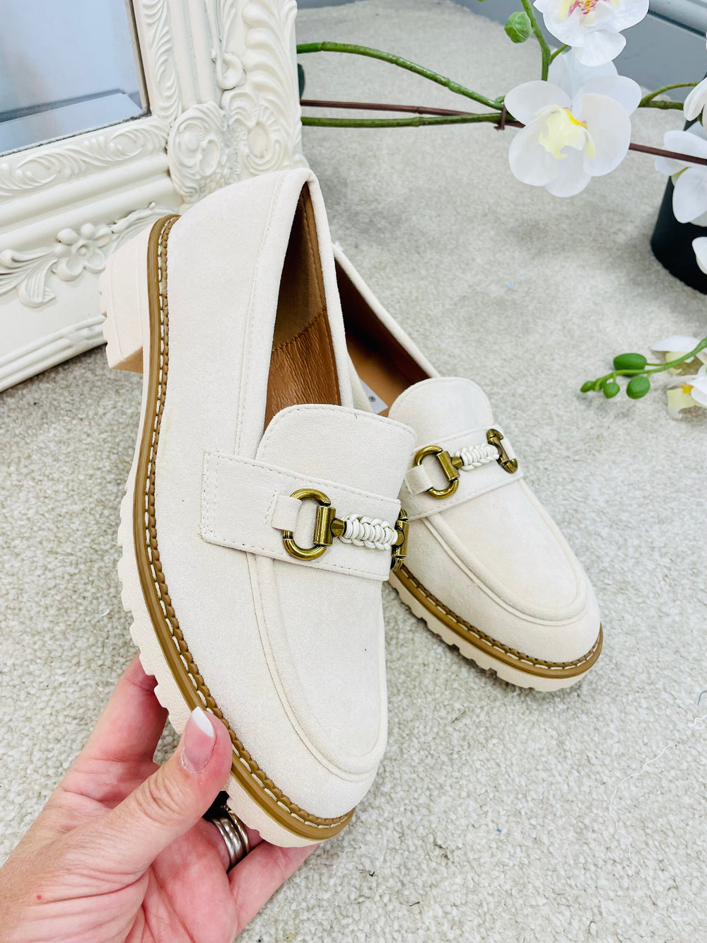 LADIES WOMENS CREAM FAUX SUEDE FLAT LOAFER BROGUE SHOES