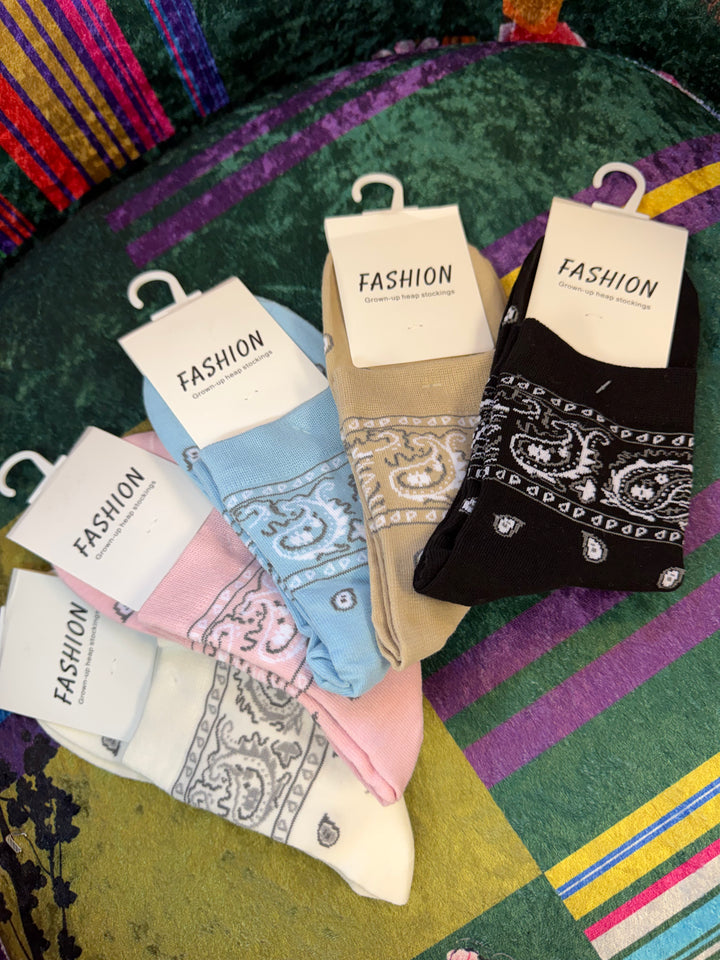 The PAISLEY socks - 5 colours