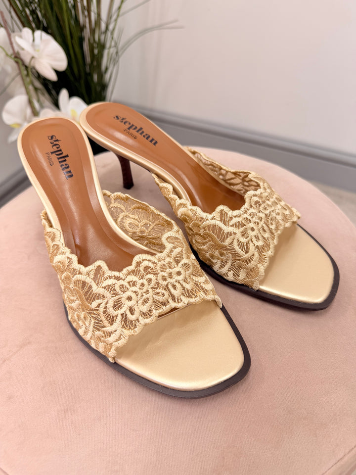 Ladies Fashion Lace Kitten Heel Sandals Mules - black & gold