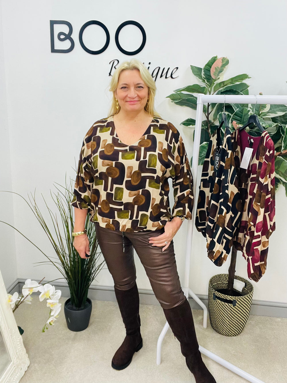 LADIES RETRO PRINT TOP - BROWN, BURGUNDY, BLACK