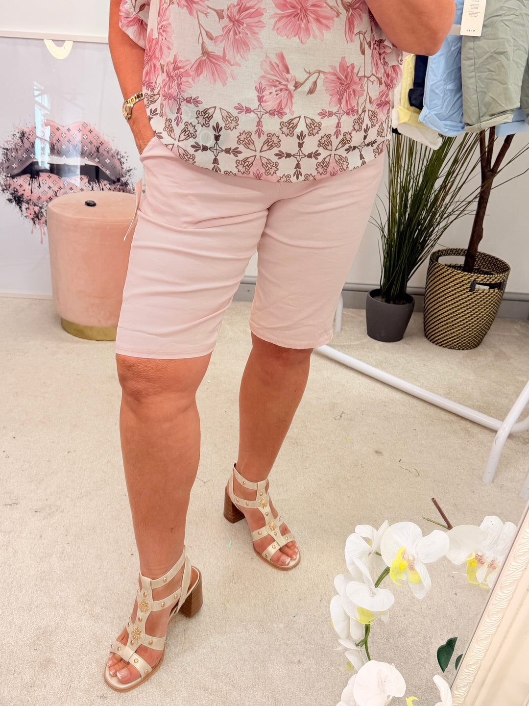 Ladies Fashion Stretch Magic Shorts baby pink