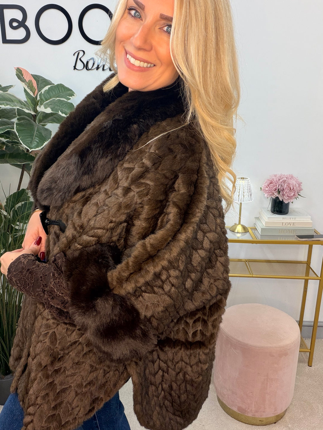 The EMILY luxe faux fur cape - 5 colours