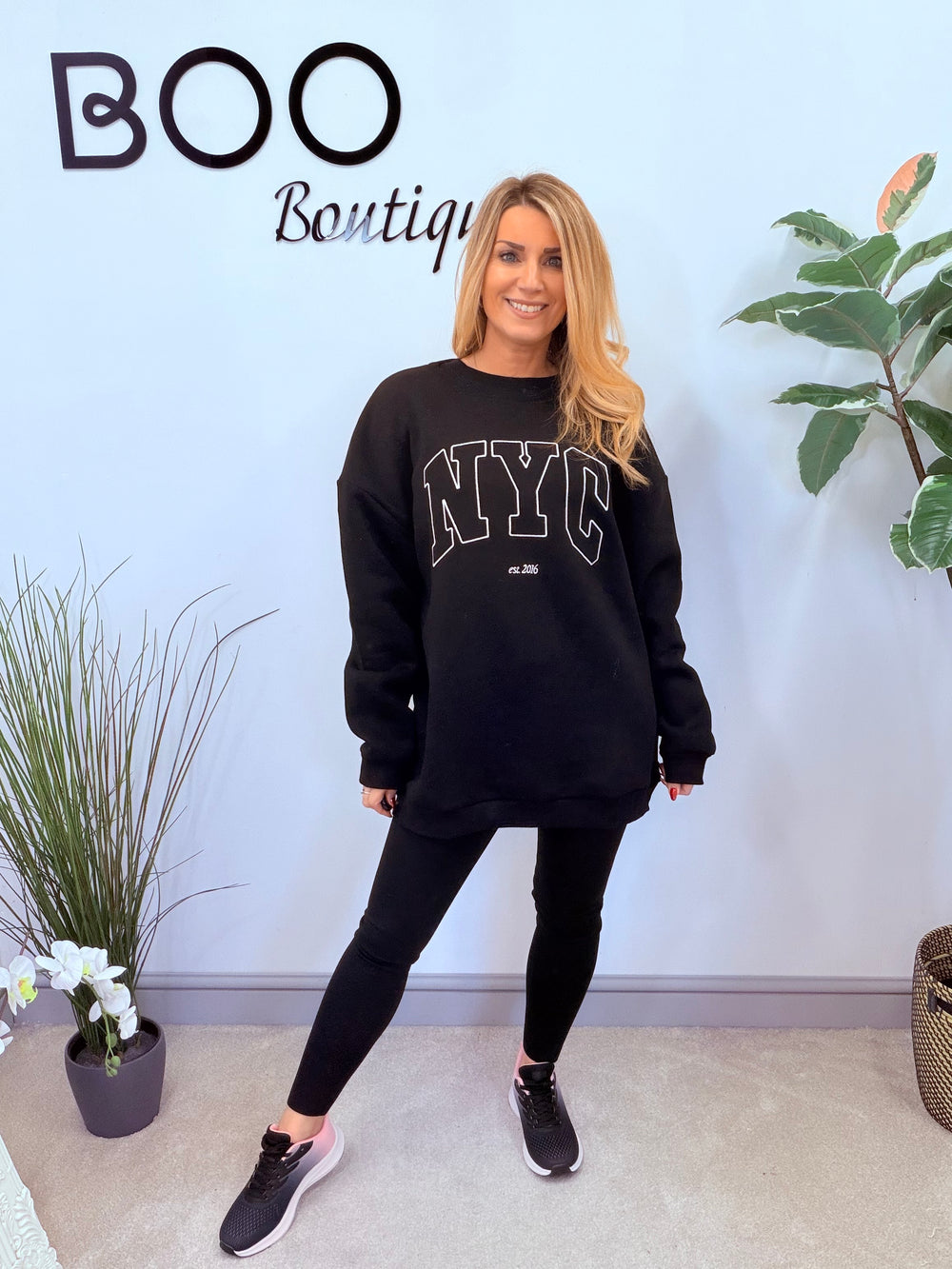 LADIES FASHION BLACK NYC LONG SWEATSHIRT TOP
