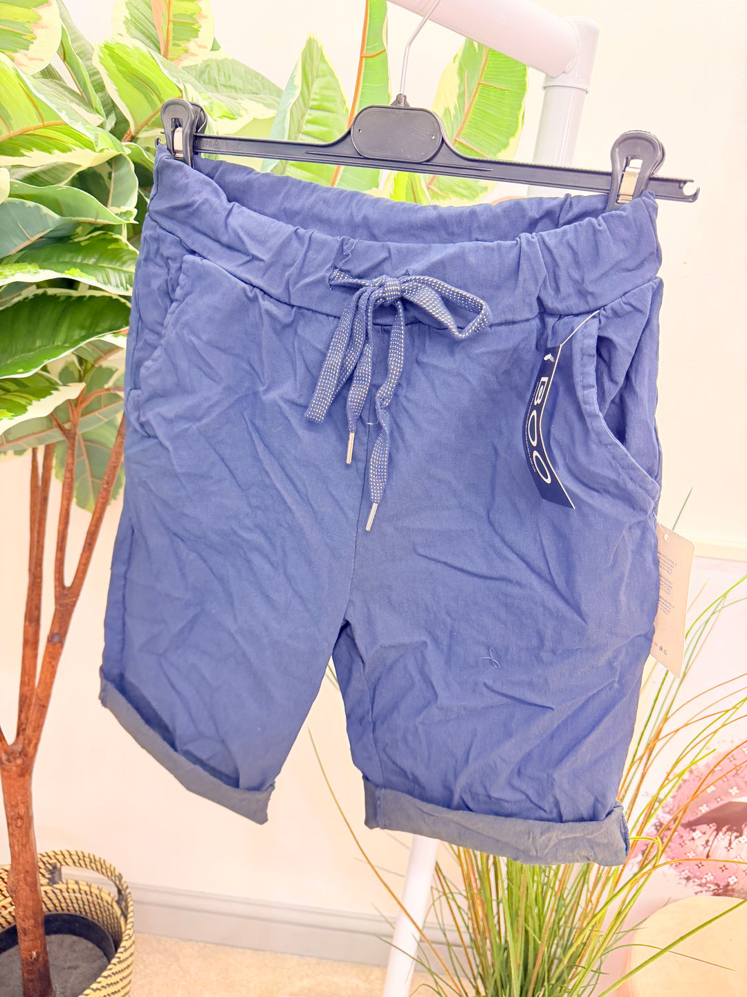 Ladies Fashion Stretch Magic Shorts navy