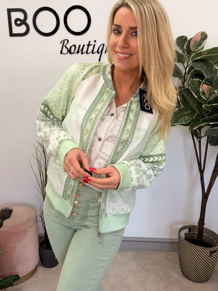 The LAURA jacket - 2 colours