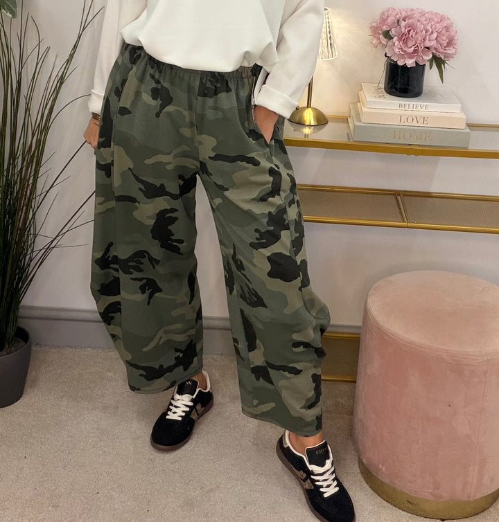 The JANICE camoflague balloon leg trousers