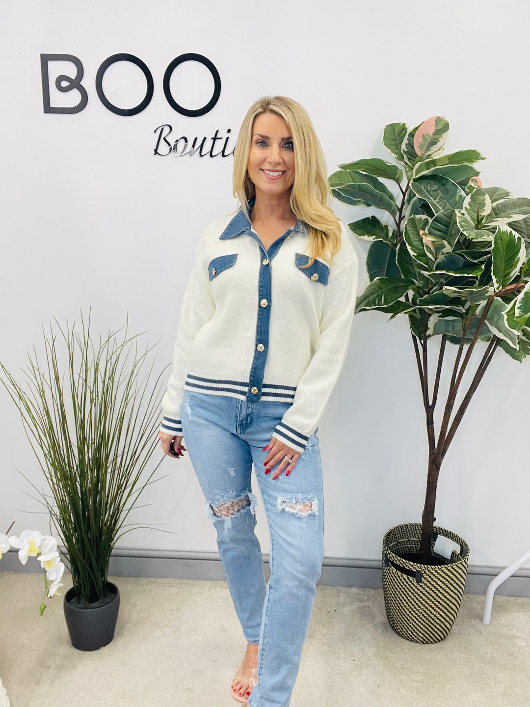 LADIES WHITE KNITTED DENIM EDGE CARDIGAN