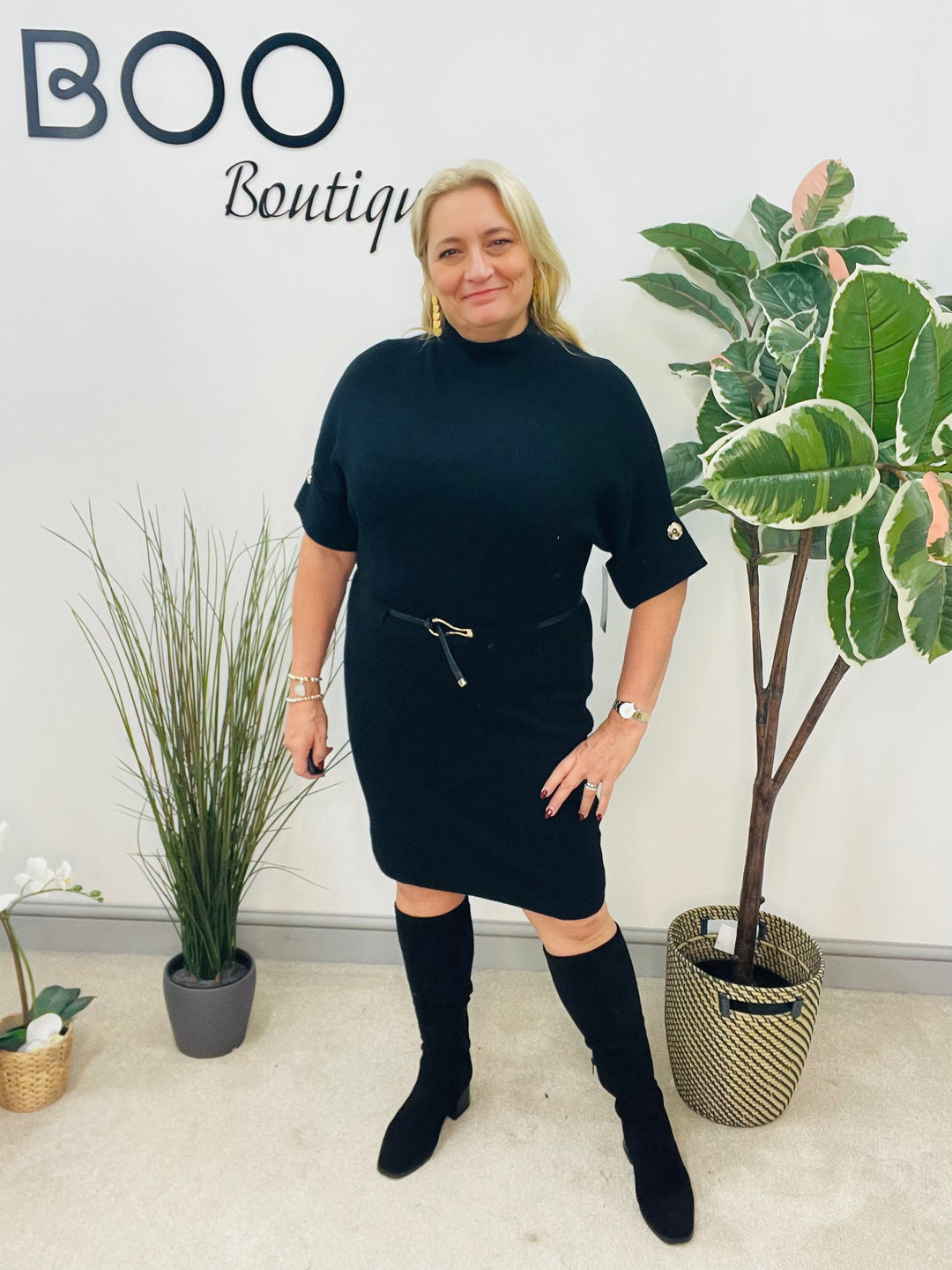 The LIZ black knitted dress