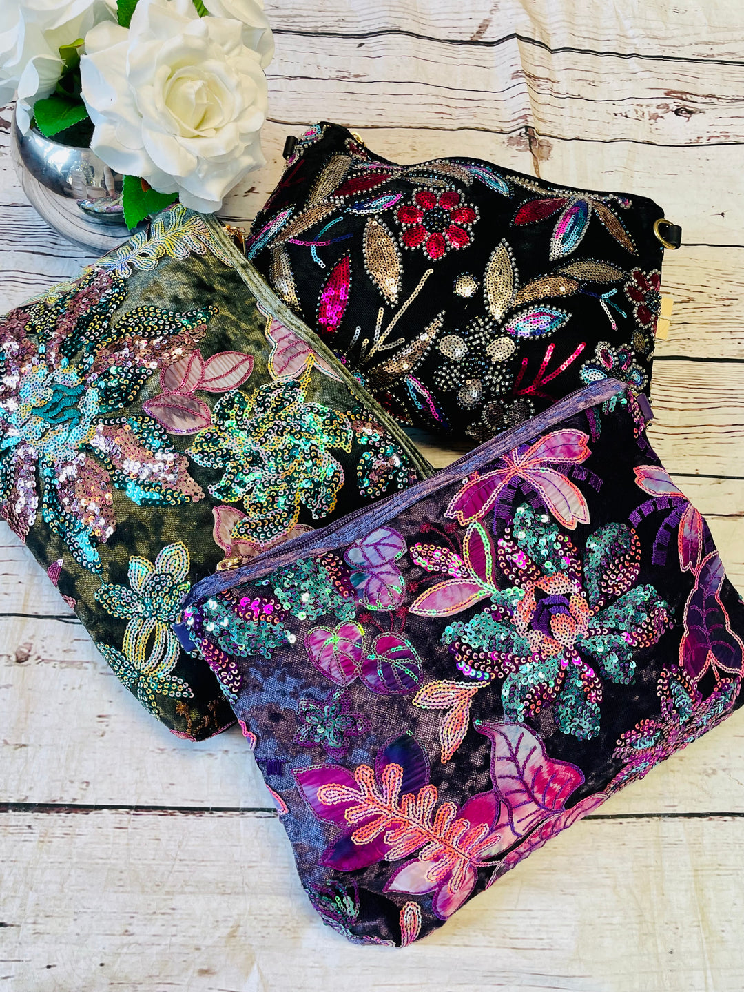 The MASIE appliqué clutch bag - 3 colours