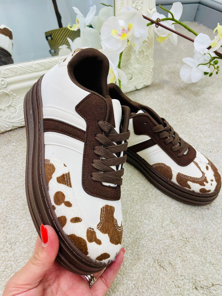 BROWN & WHITE COW PRINT FLATFORM TRAINERS ( LT33 )