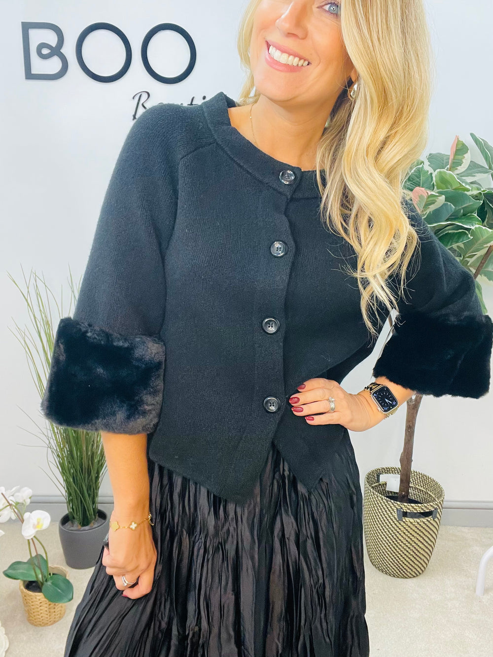 LADIES KNITTED BOLERO FAUX FUR CUFF CARDIGAN JUMPER - BLACK & CREAM