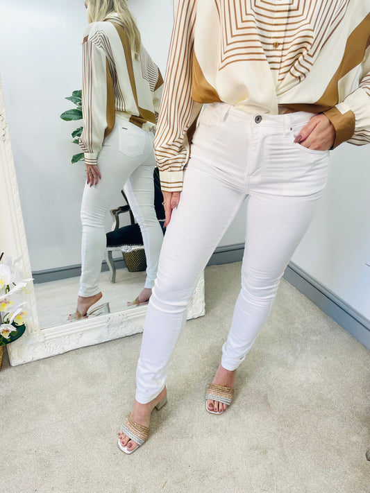 The SHELLY white jeans - sizes 6 to 16