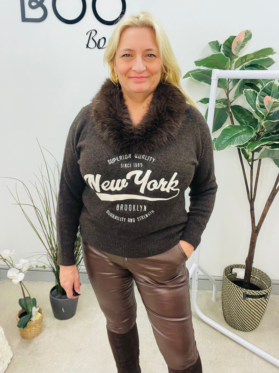 LADIES KNITTED FAUX FUR COLLAR JUMPER - BEIGE & CHOCOLATE BROWN