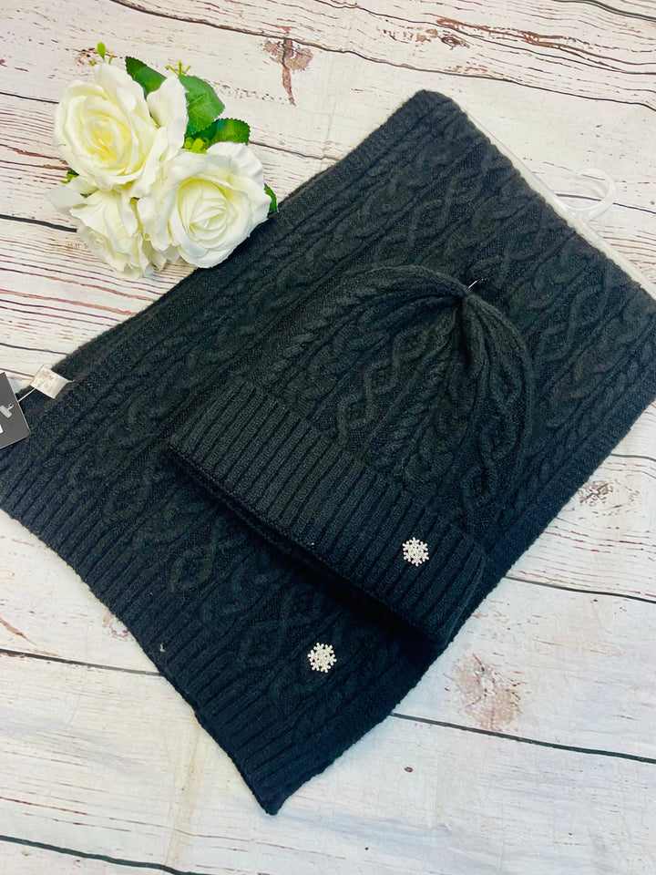 LADIES KNITTED WOOLY HAT AND SCARF SET - BLACK, BROWN & BEIGE