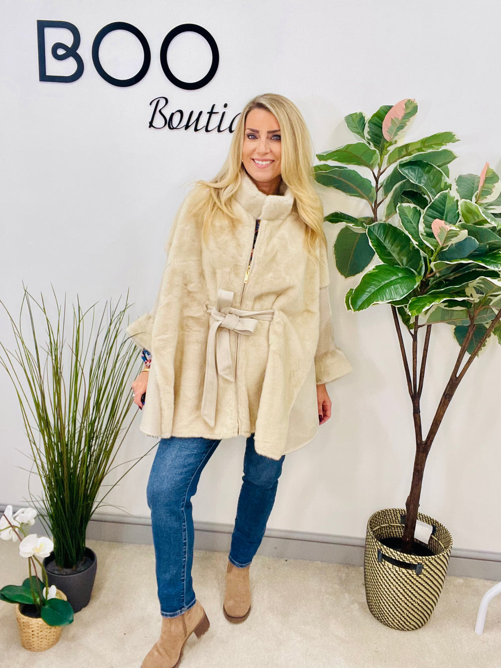 LADIES LUXURY FAUX FUR CAPE - BEIGE, BURGUNDY, MOCHA