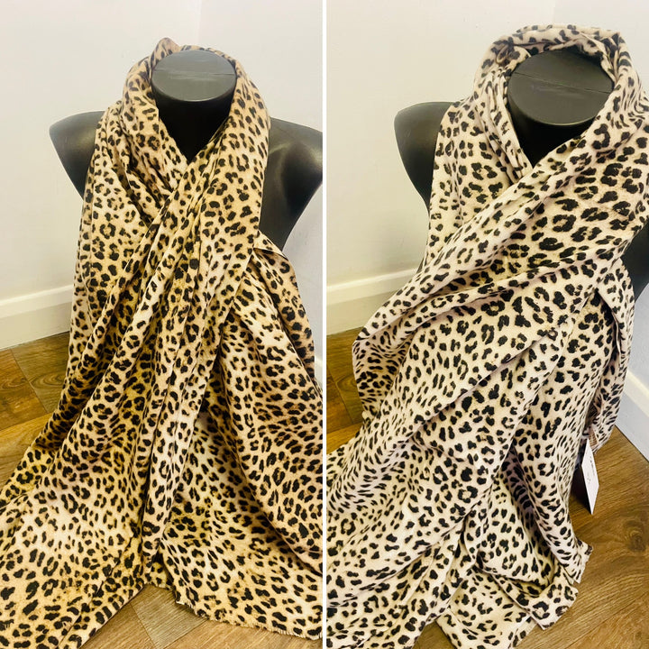 The CHEETAH scarf - 2 colours