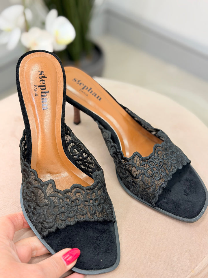 Ladies Fashion Lace Kitten Heel Sandals Mules - black & gold