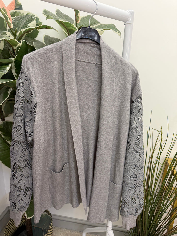 The BETTY cardigan - 6 colours