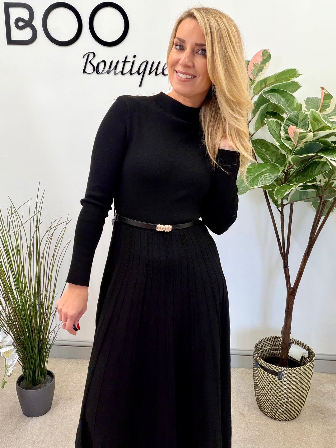 LADIES FASHION BLACK KNITTED PLEATED SKIRT MAXI DRESS