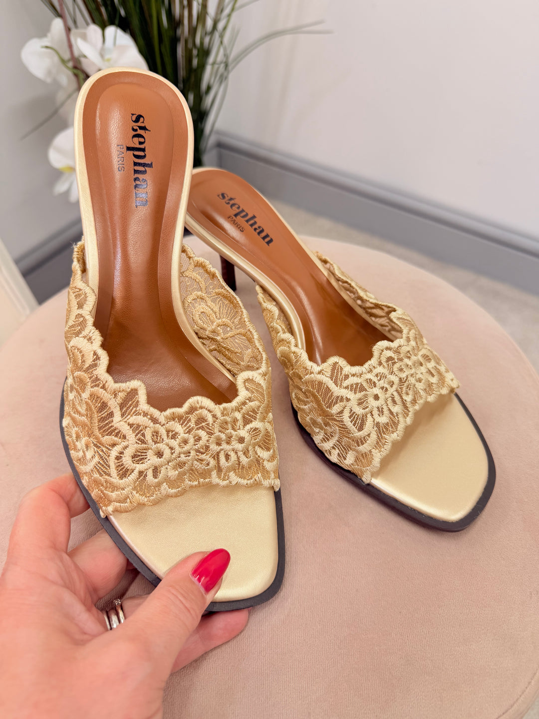 Ladies Fashion Lace Kitten Heel Sandals Mules - black & gold