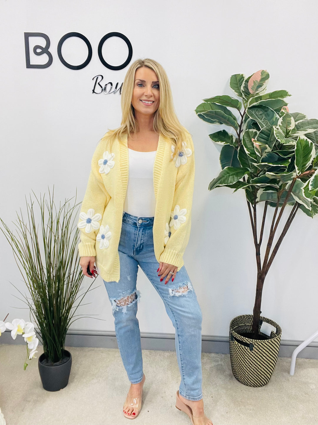 LADIES LEMON CHUNKY KNIT FLOWER CARDIGAN