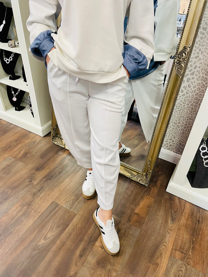 The ANNIE trousers - white and beige